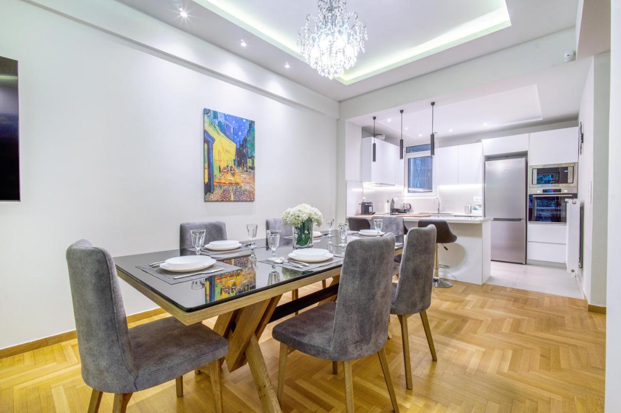 Appartamento Urban Luxury On A Quiet Street In The Center Of Atene Esterno foto