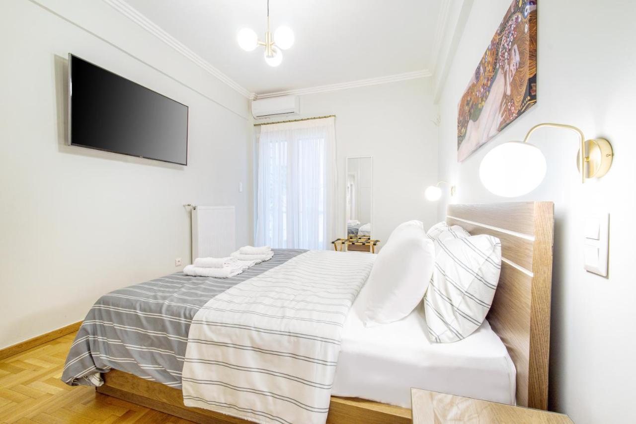 Appartamento Urban Luxury On A Quiet Street In The Center Of Atene Esterno foto