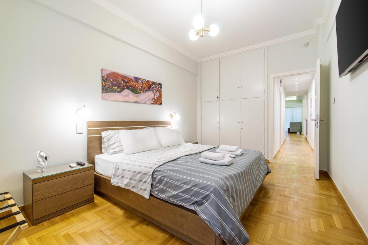 Appartamento Urban Luxury On A Quiet Street In The Center Of Atene Esterno foto