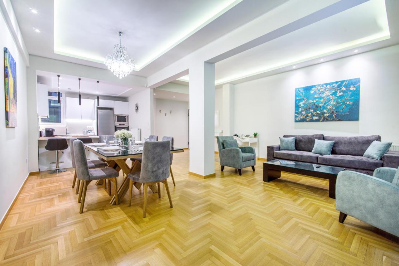 Appartamento Urban Luxury On A Quiet Street In The Center Of Atene Esterno foto