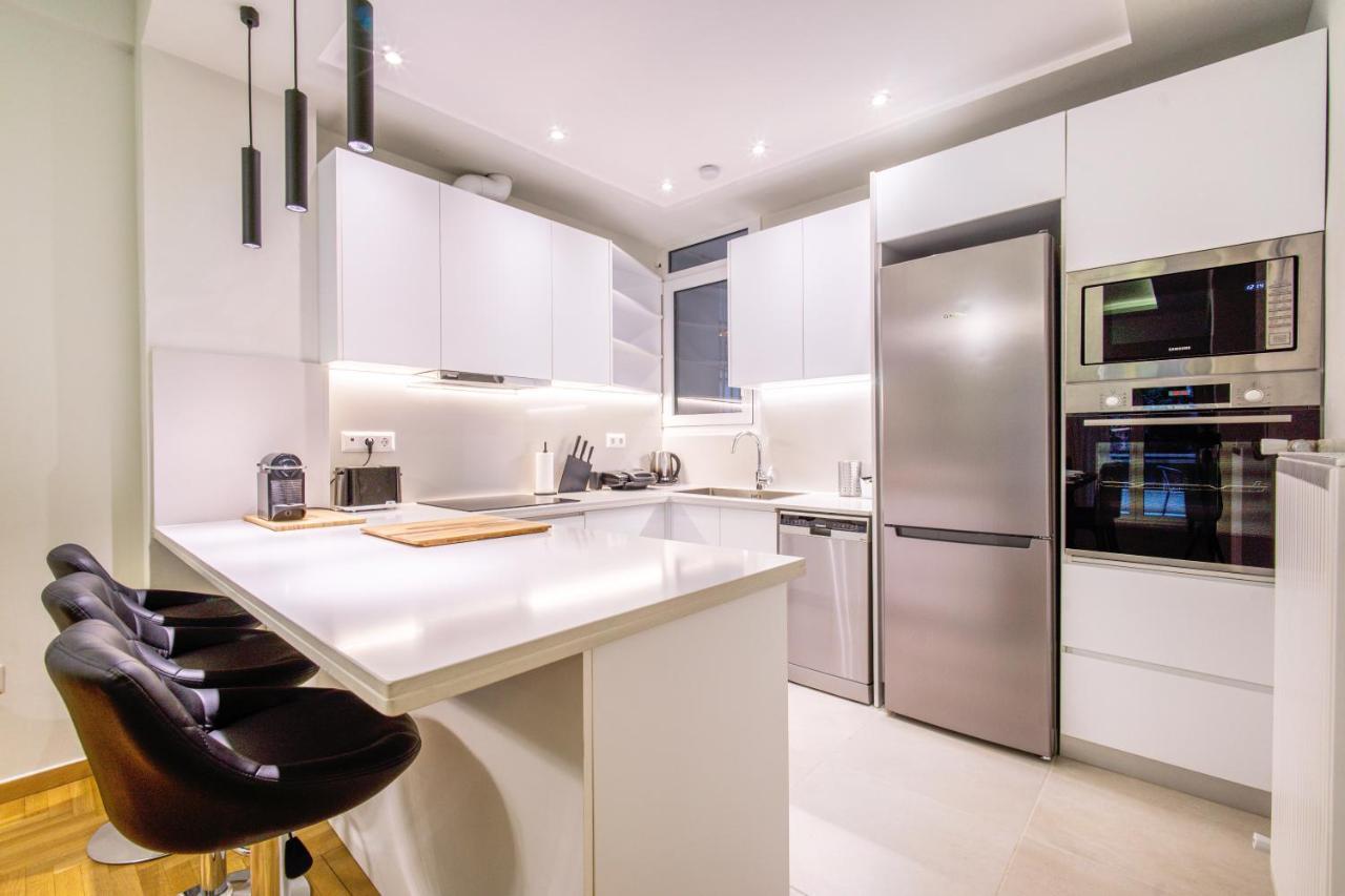 Appartamento Urban Luxury On A Quiet Street In The Center Of Atene Esterno foto